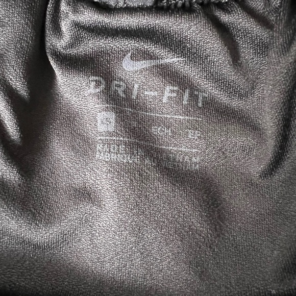 Girls XS Black Nike Shorts - Picture 3 of 4